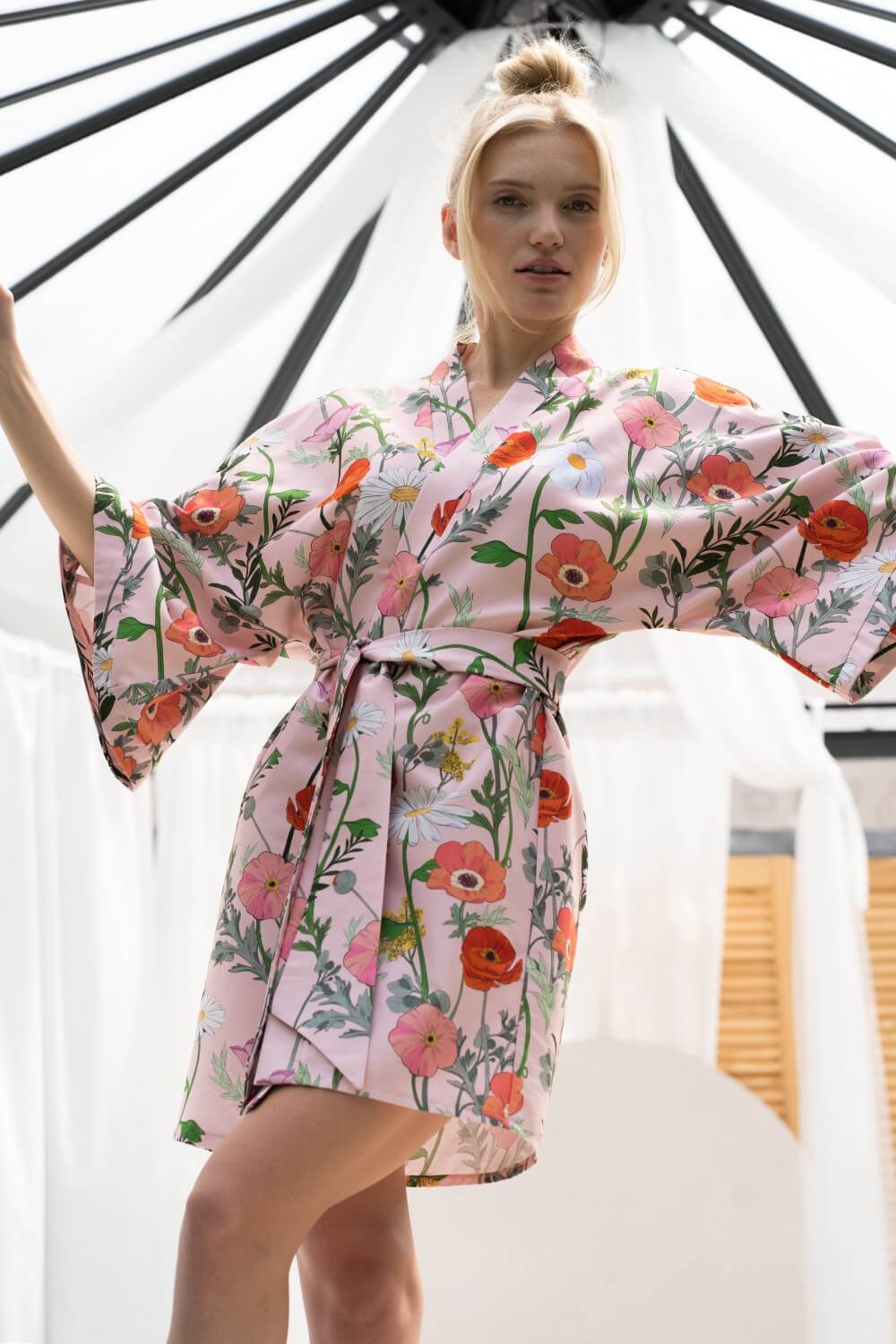 Różowe kimono w kwiaty wiązanie w pasie White Pocket